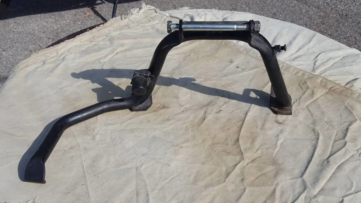 Cavalletto Centrale MP3 Piaggio (3)