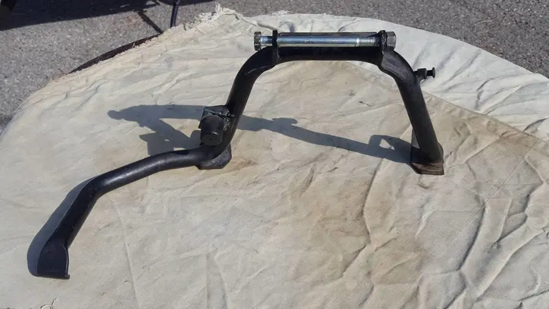 Cavalletto Centrale MP3 Piaggio (3)