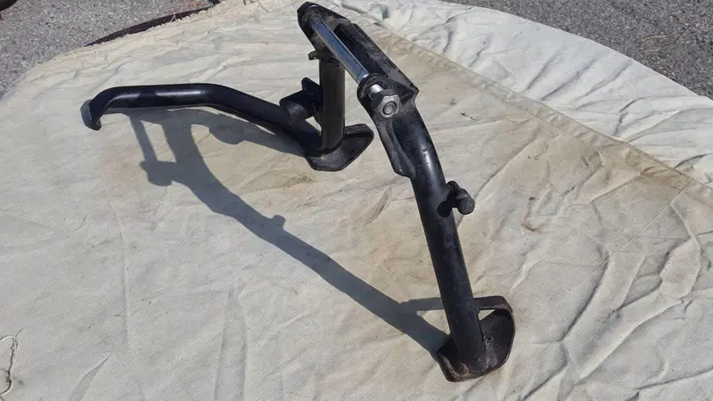 Cavalletto Centrale MP3 Piaggio (2)