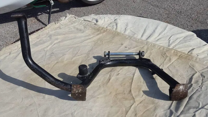 Cavalletto Centrale MP3 Piaggio (5)