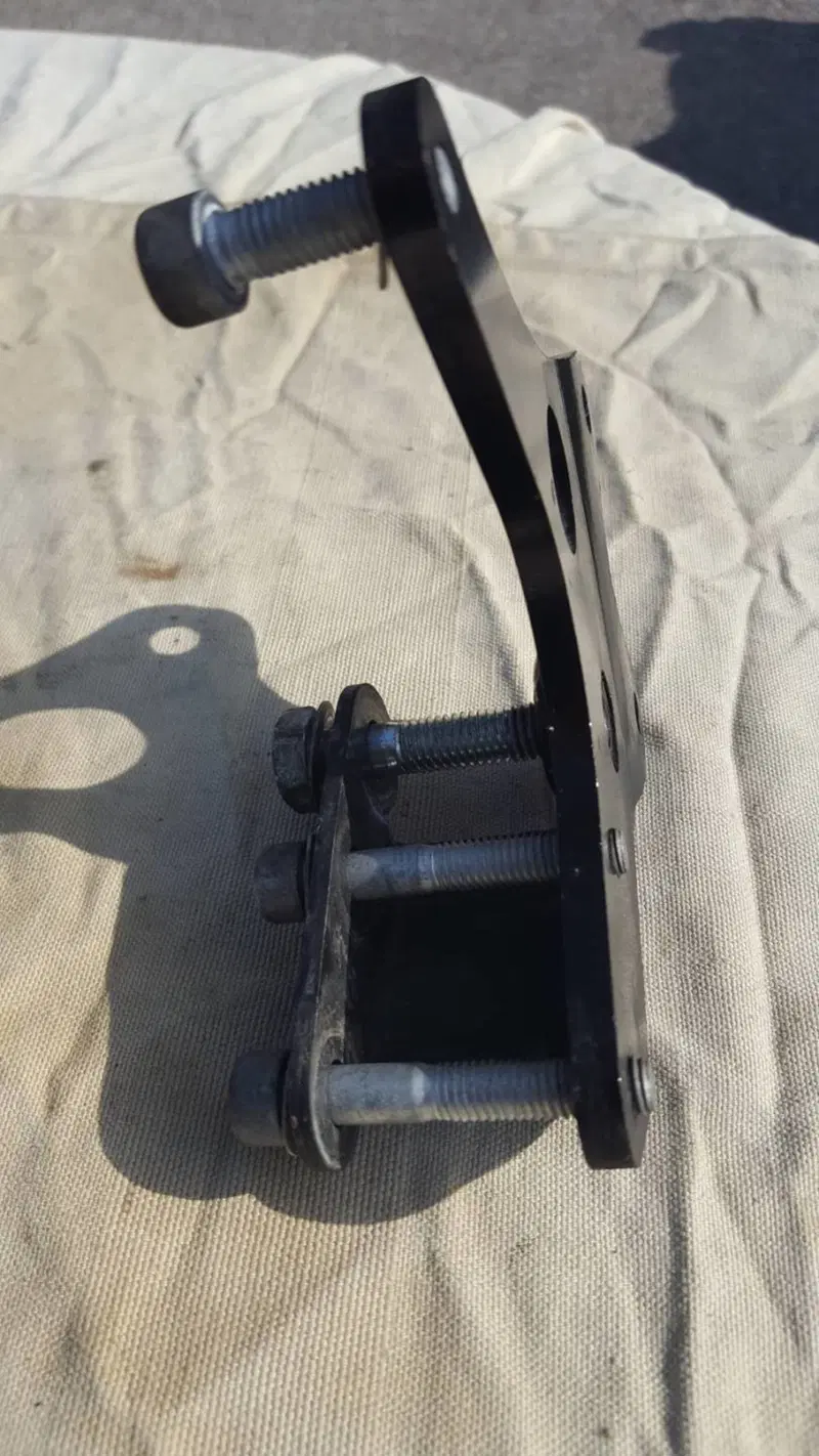Supporto Pinza Freno Post Piaggio (3)
