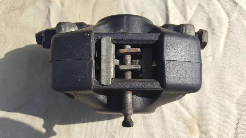 Pinza Anteriore Sx MP3 Piaggio (5)