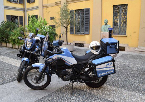 Yamaha: nuova gamma due ruote per la Polizia