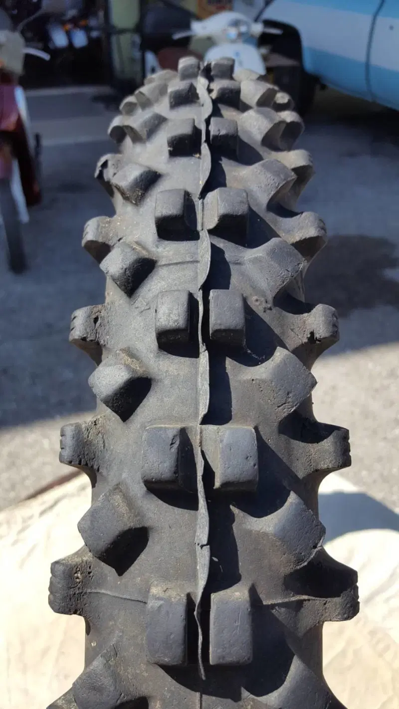 Gomma 90/90/21 Enduro Michelin (6)