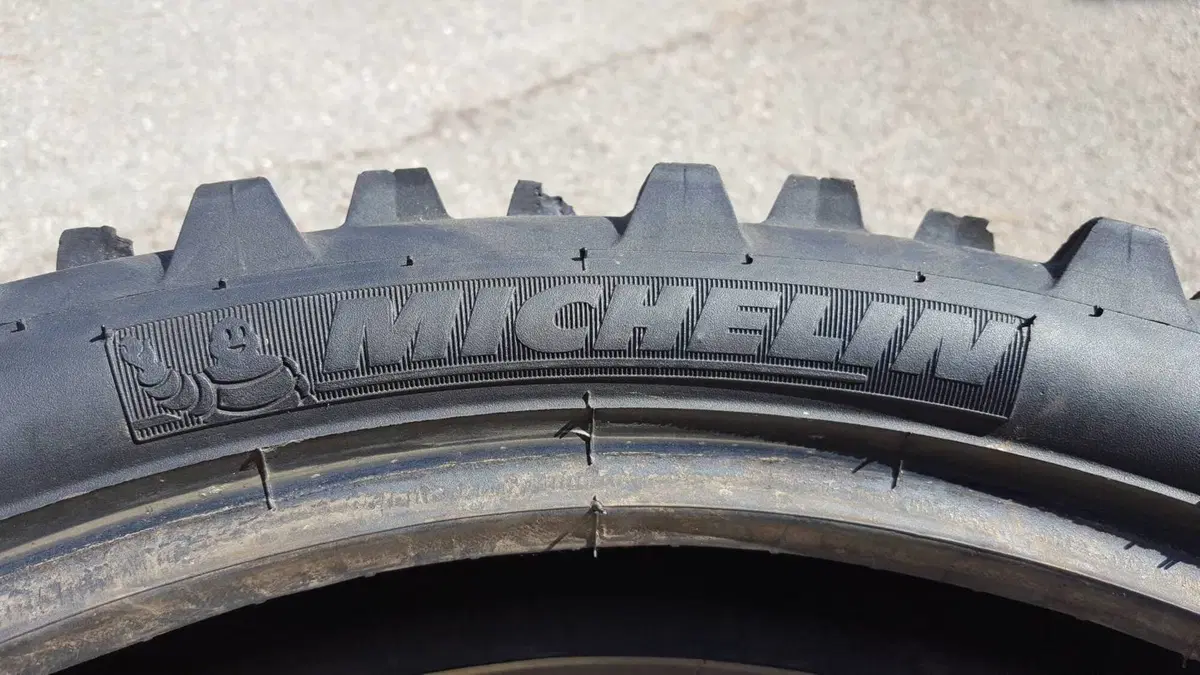Gomma 140/80/18 Enduro Michelin (4)