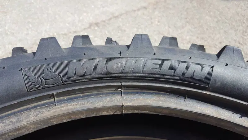 Gomma 140/80/18 Enduro Michelin (4)