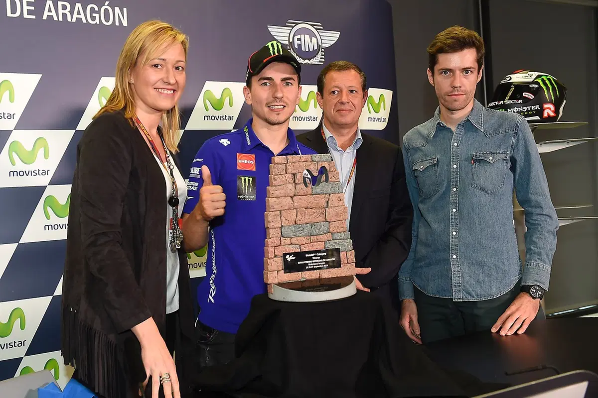 MotoGP 2015. Il trofeo del GP Movistar di Aragón? E' firmato Lorenzo  (11)