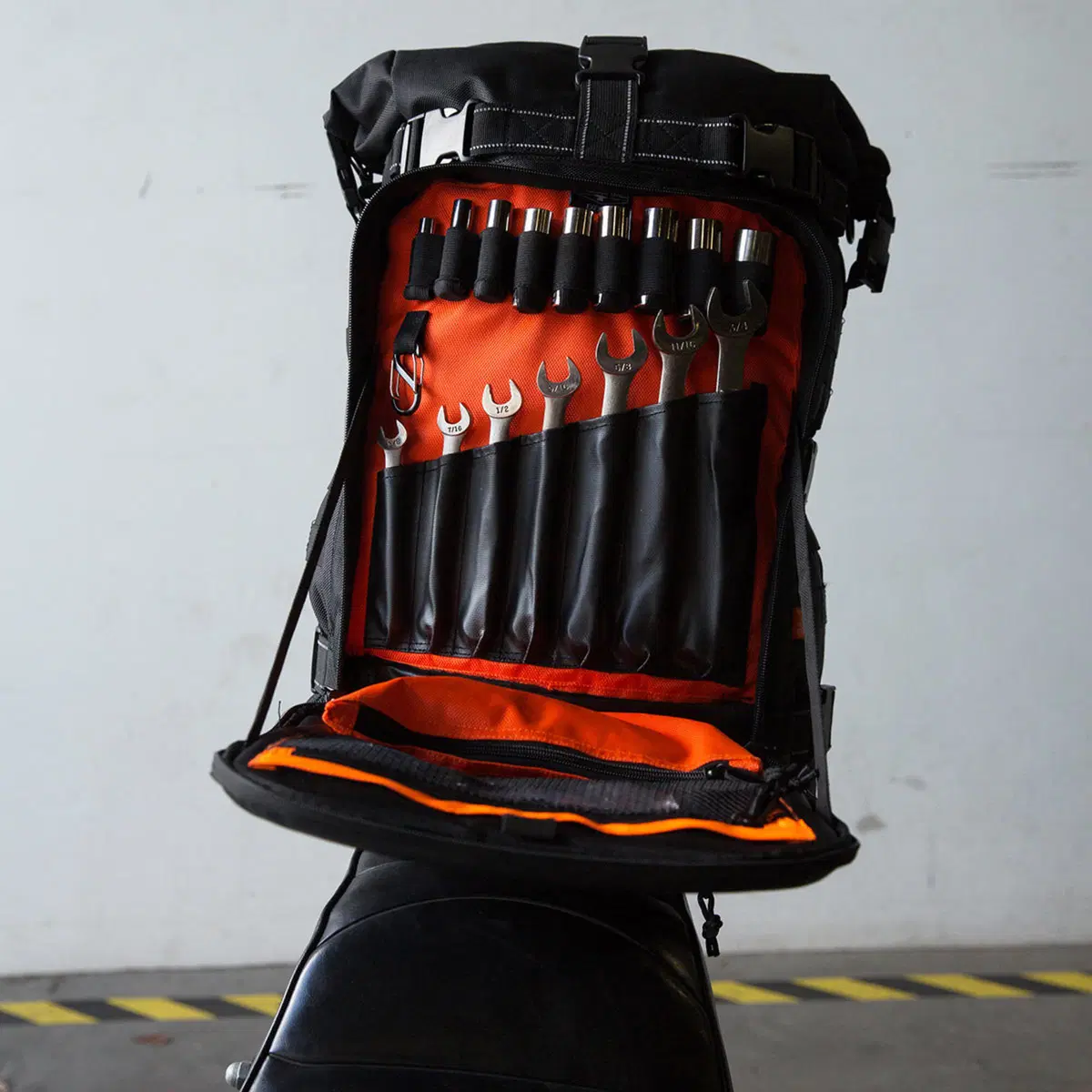 EXFIL-80 BAG, lo zaino porta attrezzi per il chi viaggia in moto (13)