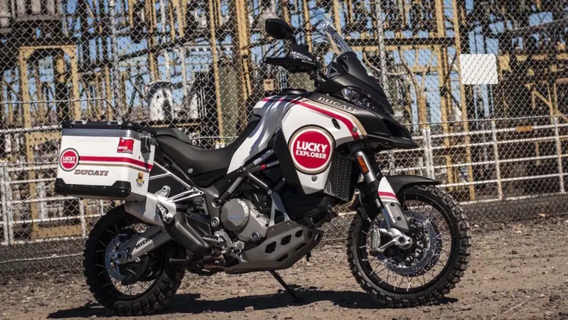 Ducati Multistrada 1200 Enduro "Lucky Strike", nuova livrea dagli USA