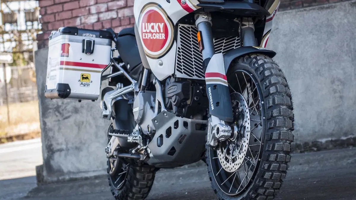 Ducati Multistrada 1200 Eduro "Lucky Strike", nuova livrea dagli USA (2)