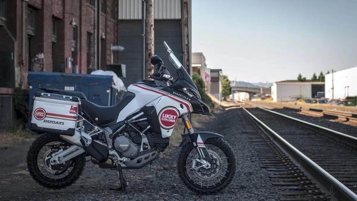 Ducati Multistrada 1200 Eduro "Lucky Strike", nuova livrea dagli USA (4)
