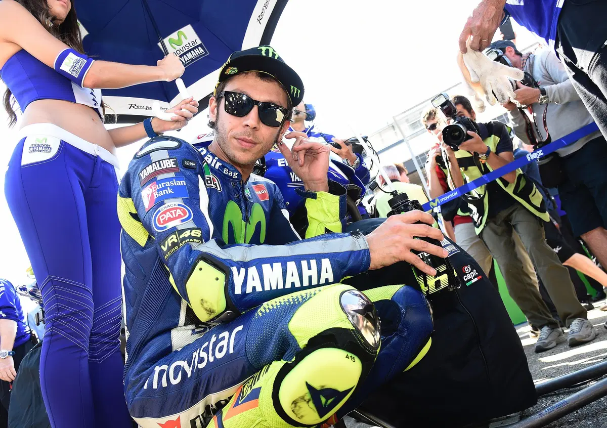 MotoGP. Test Michelin ad Arag&oacute;n. Rossi rimedia un gomito sbucciato