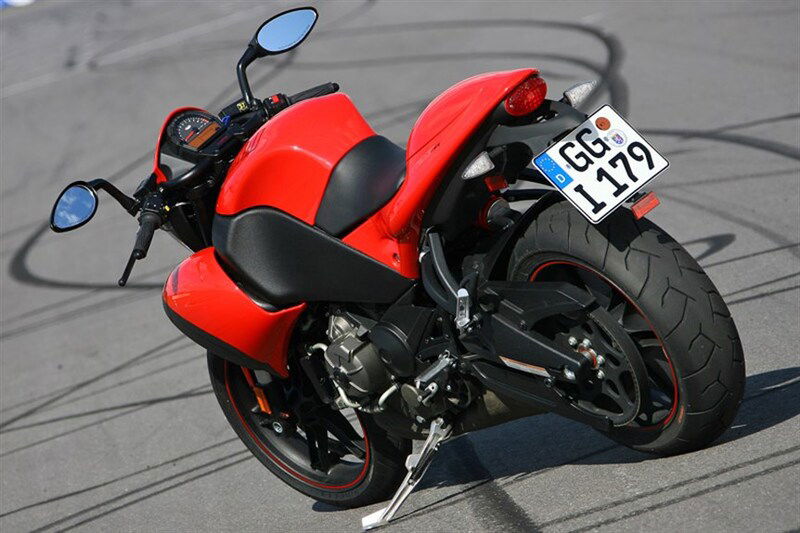 La Buell 1125CR in un tre quarti posteriore