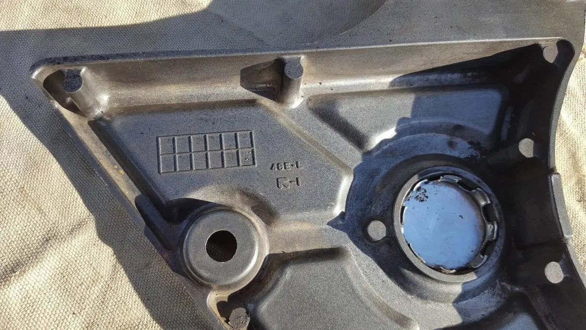 Coperchio Perno Sx VZ800 Suzuki (3)