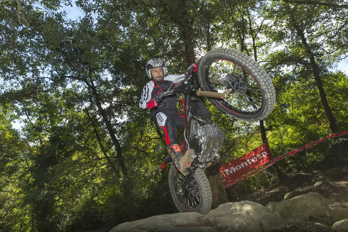 Montesa Cota 300RR (5)