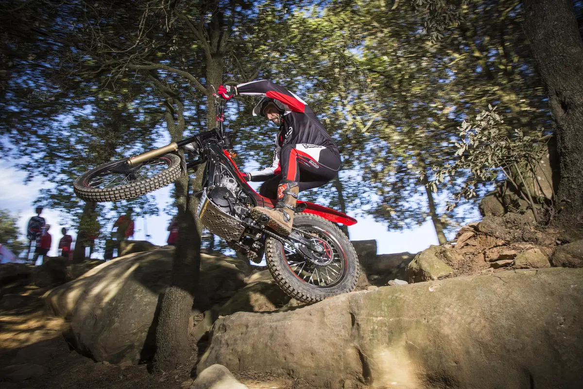 Montesa Cota 300RR (8)