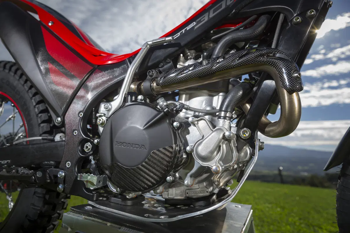 Montesa Cota 300RR (14)