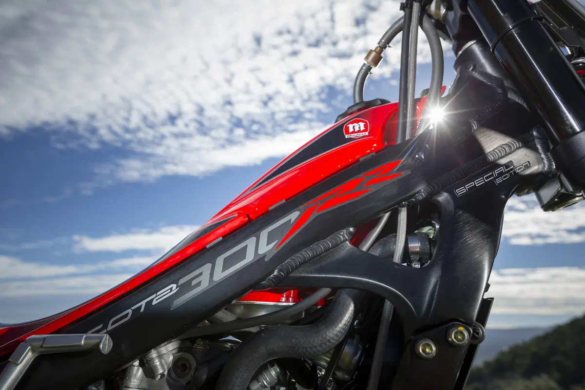 Montesa Cota 300RR (16)