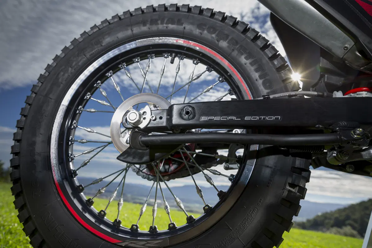 Montesa Cota 300RR (19)