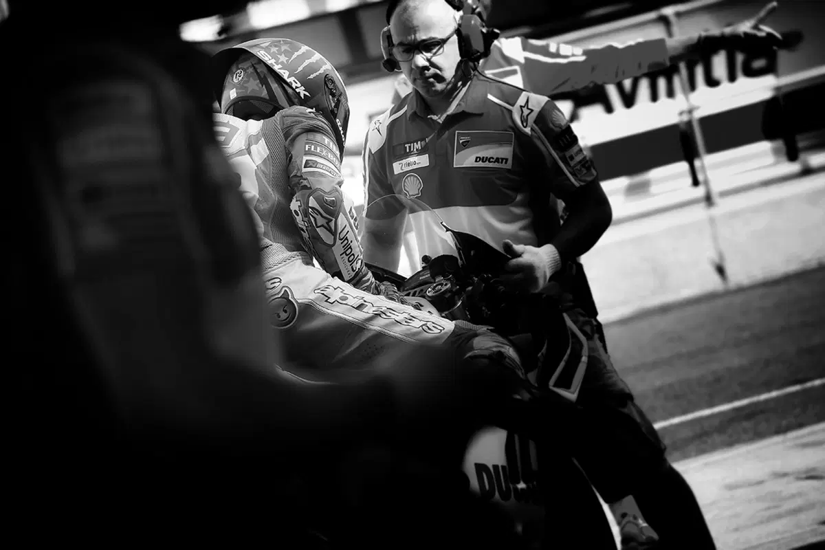 MotoGP 2017. Le foto più spettacolari del GP di Silverstone (15)