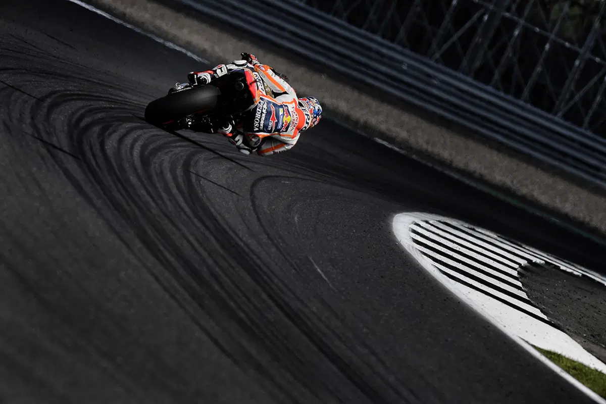 MotoGP 2017. Le foto più spettacolari del GP di Silverstone (27)