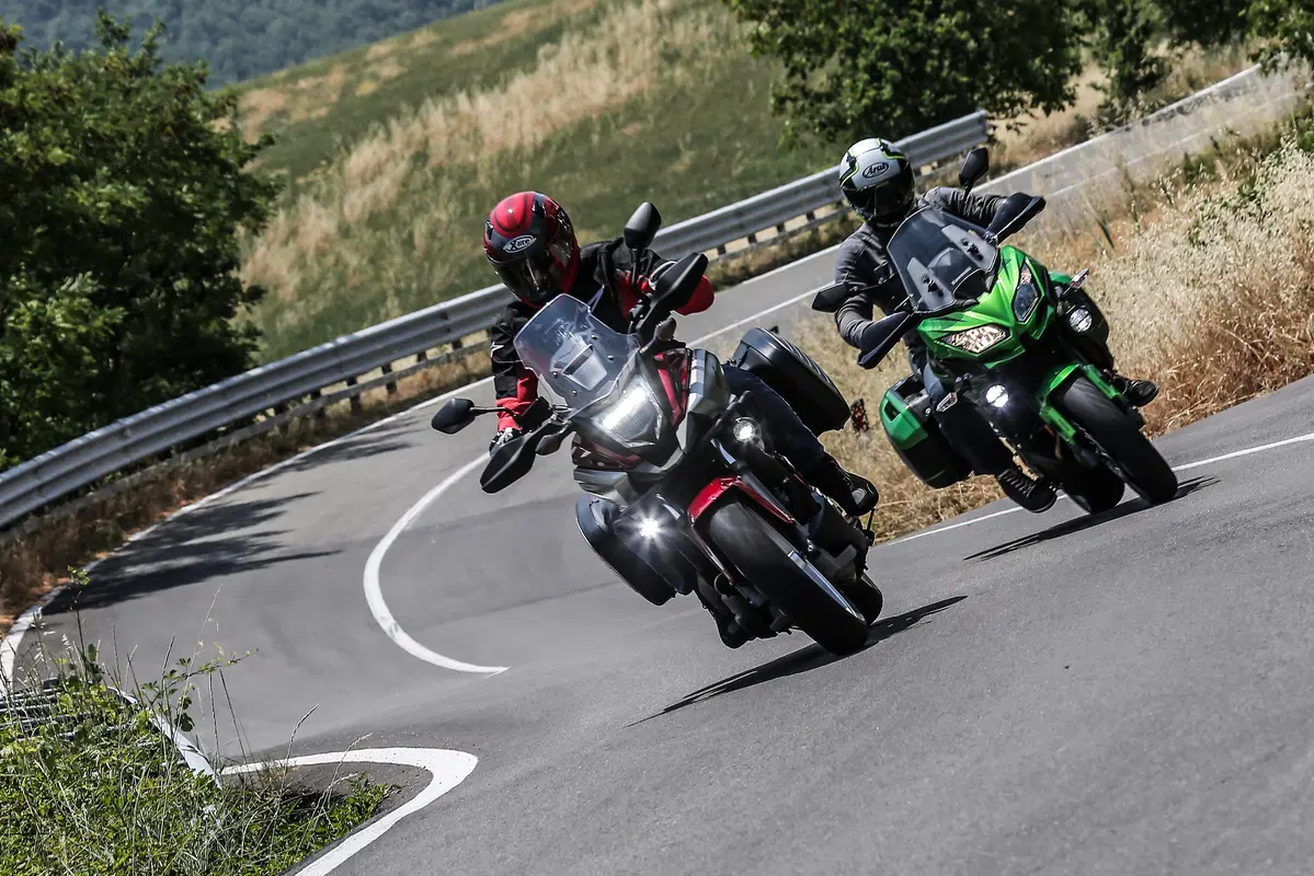 Honda NC 750X DCT vs Kawasaki Versys 650: sfida tra crossover di successo (8)