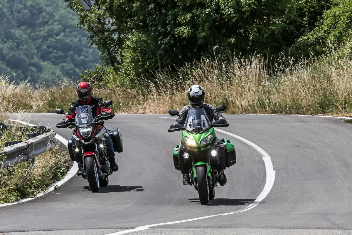 Honda NC 750X DCT vs Kawasaki Versys 650: sfida tra crossover di successo (10)