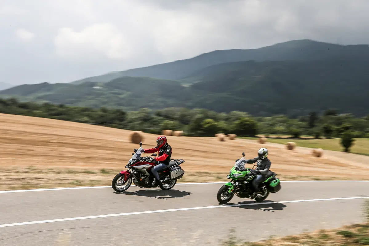 Honda NC 750X DCT vs Kawasaki Versys 650: sfida tra crossover di successo (3)