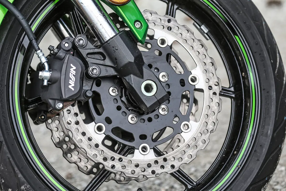 Honda NC 750X DCT vs Kawasaki Versys 650: sfida tra crossover di successo (6)