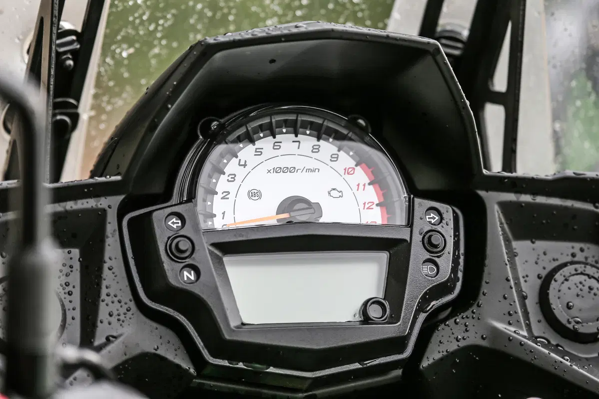 Honda NC 750X DCT vs Kawasaki Versys 650: sfida tra crossover di successo (10)