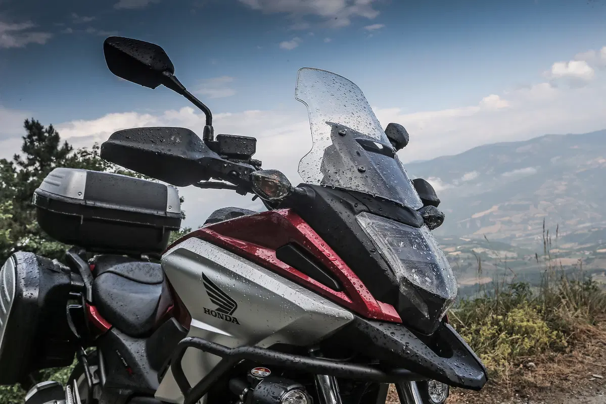 Honda NC 750X DCT vs Kawasaki Versys 650: sfida tra crossover di successo (3)
