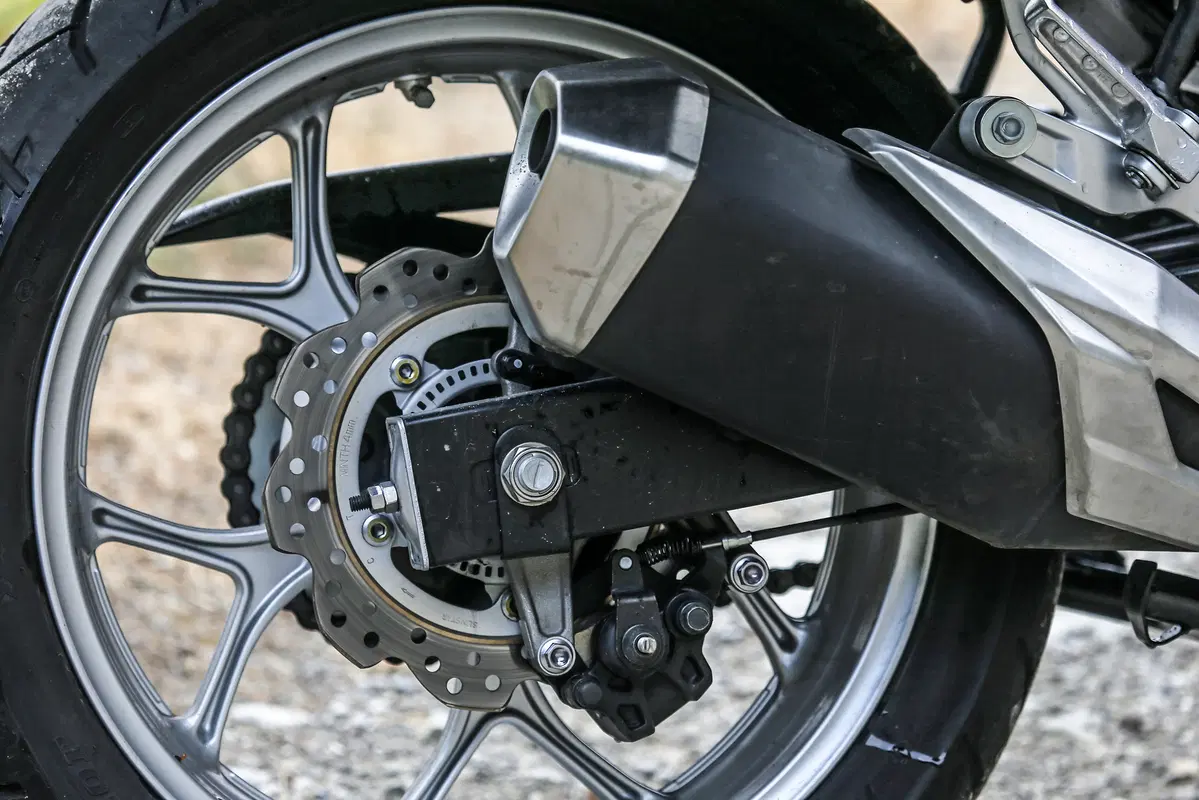 Honda NC 750X DCT vs Kawasaki Versys 650: sfida tra crossover di successo (4)