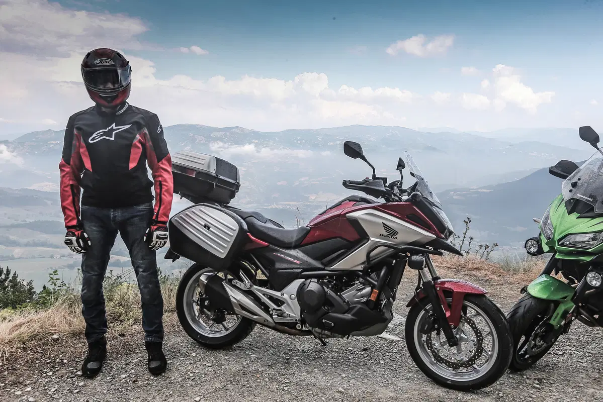 Honda NC 750X DCT vs Kawasaki Versys 650: sfida tra crossover di successo