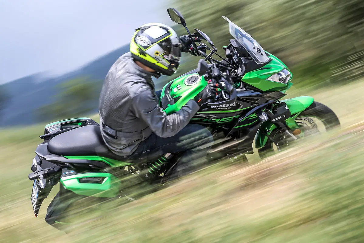 Honda NC 750X DCT vs Kawasaki Versys 650: sfida tra crossover di successo (2)