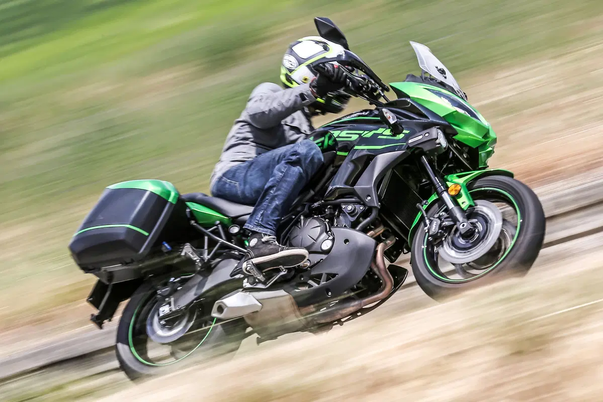 Honda NC 750X DCT vs Kawasaki Versys 650: sfida tra crossover di successo (4)