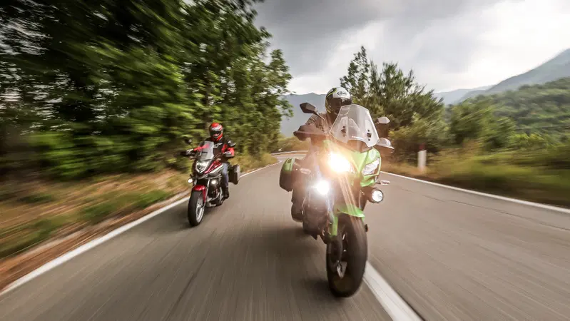 Honda NC 750X DCT vs Kawasaki Versys 650: sfida tra crossover di successo