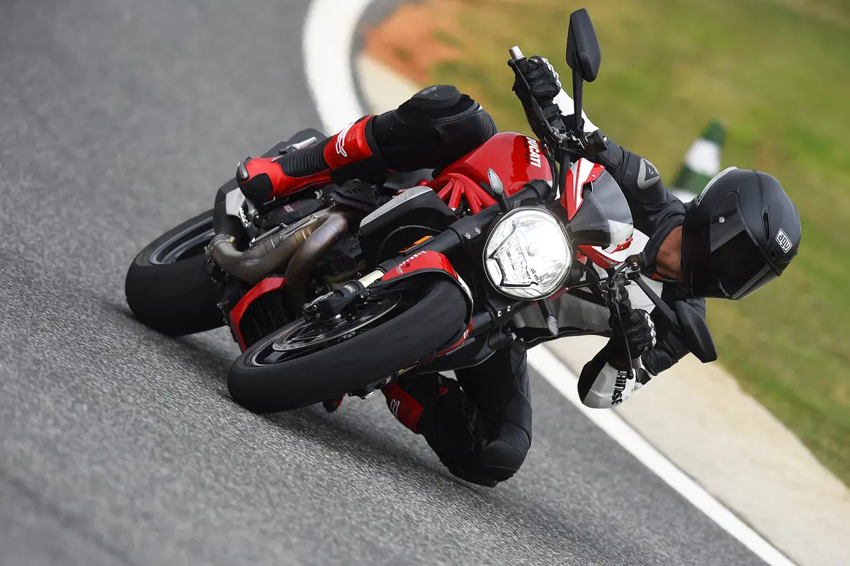  Ducati Monster 1200 R