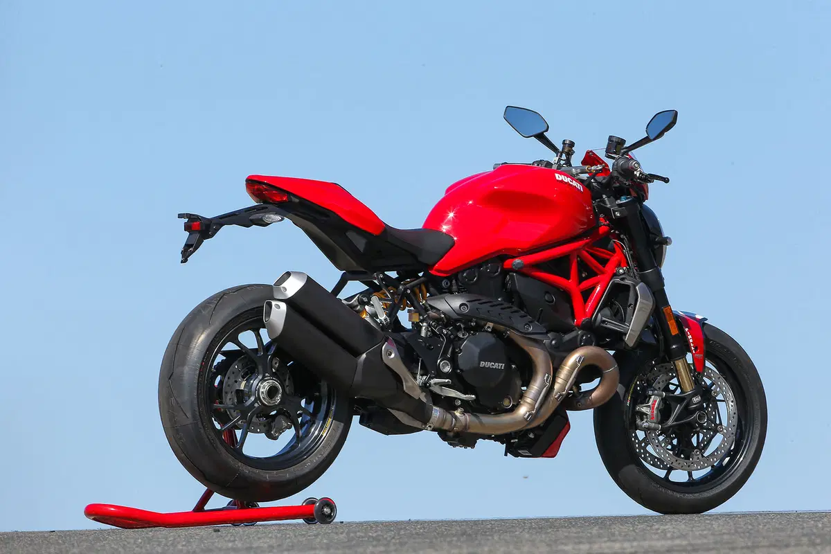  Ducati Monster 1200 R (21)