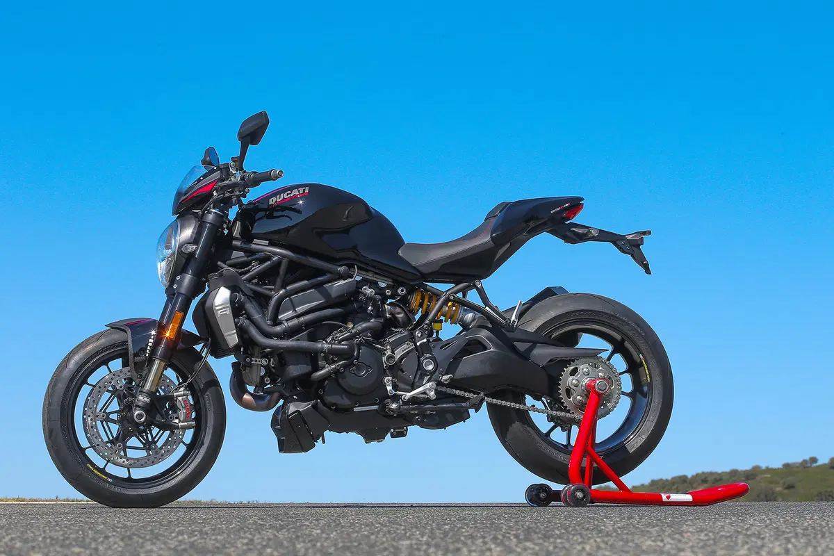  Ducati Monster 1200 R (24)
