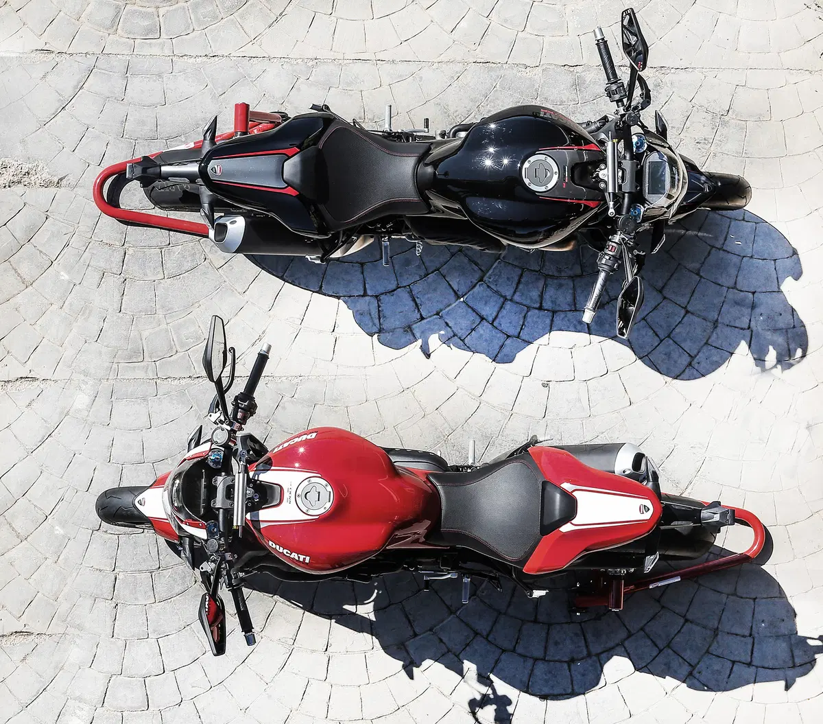  Ducati Monster 1200 R (25)