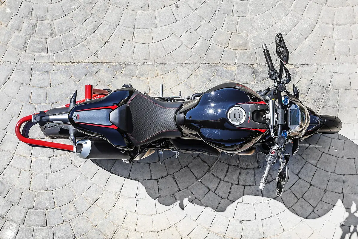  Ducati Monster 1200 R (27)