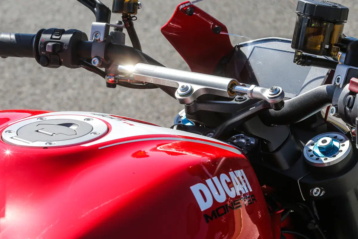  Ducati Monster 1200 R (31)