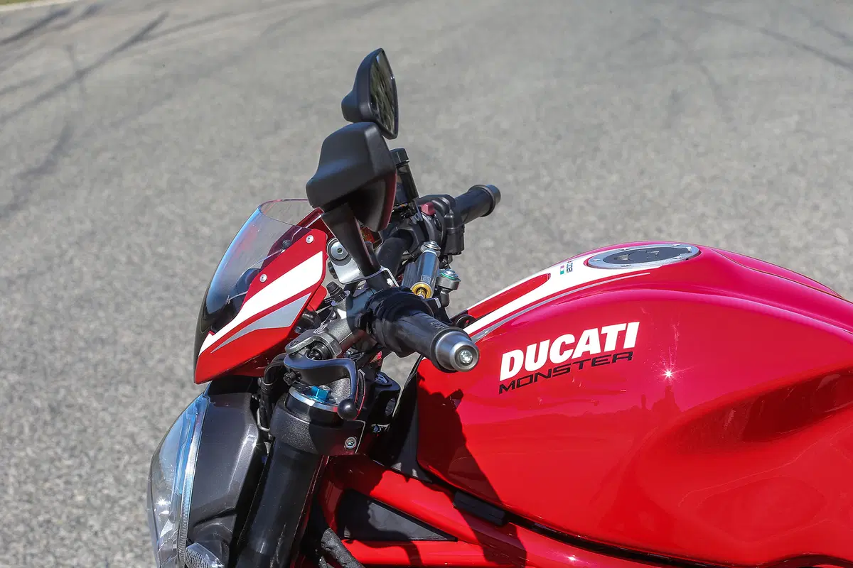  Ducati Monster 1200 R (33)