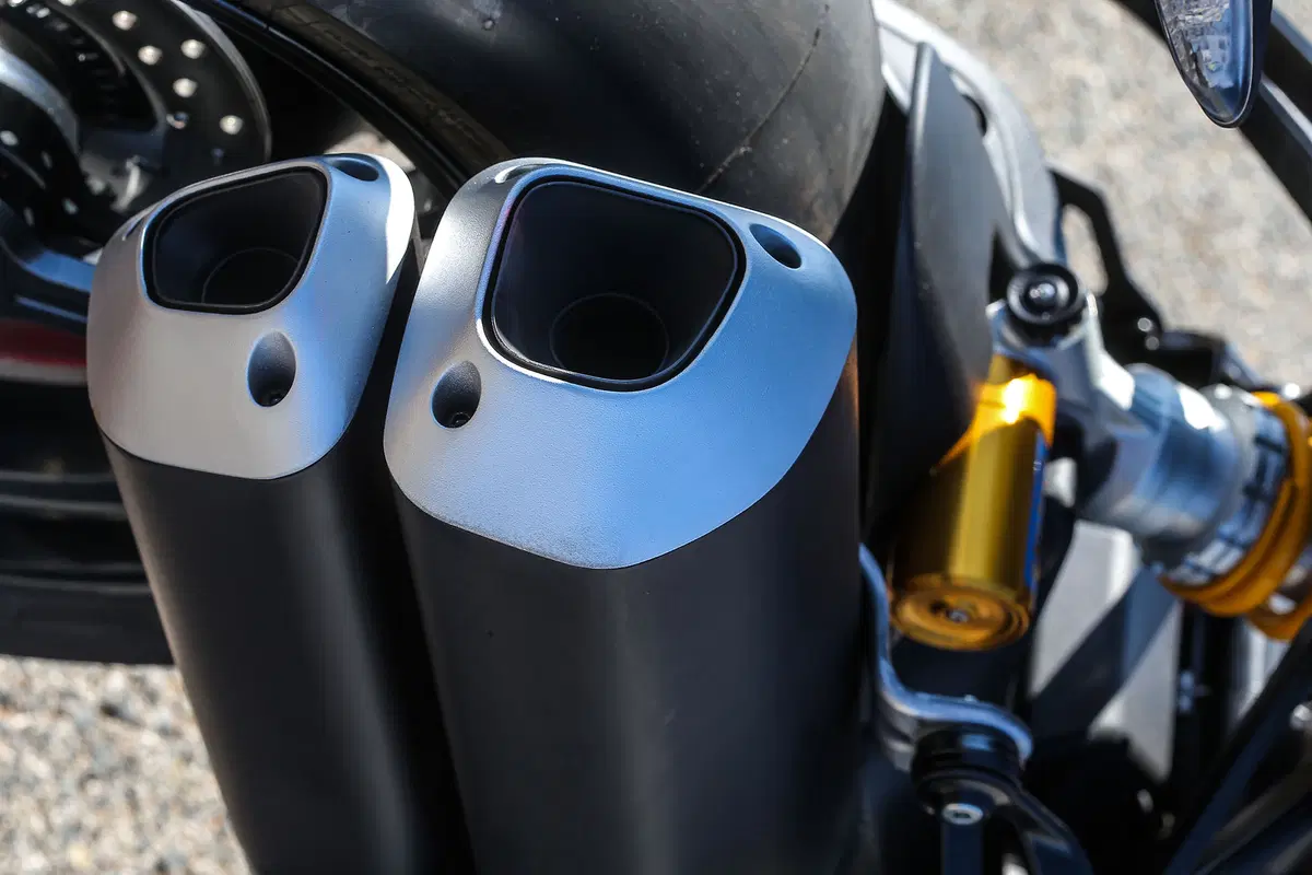  Ducati Monster 1200 R (40)