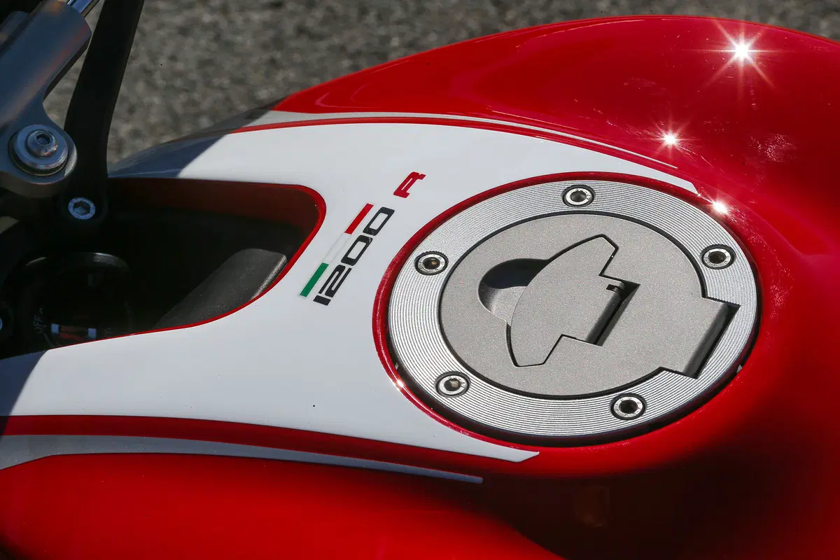  Ducati Monster 1200 R (44)