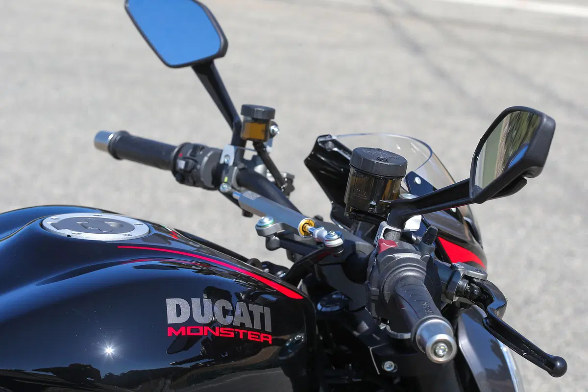  Ducati Monster 1200 R (46)