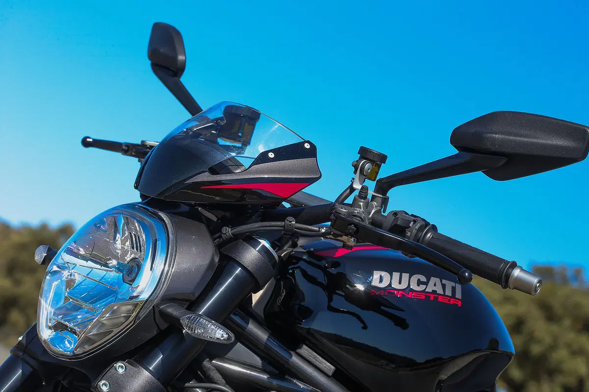  Ducati Monster 1200 R (45)