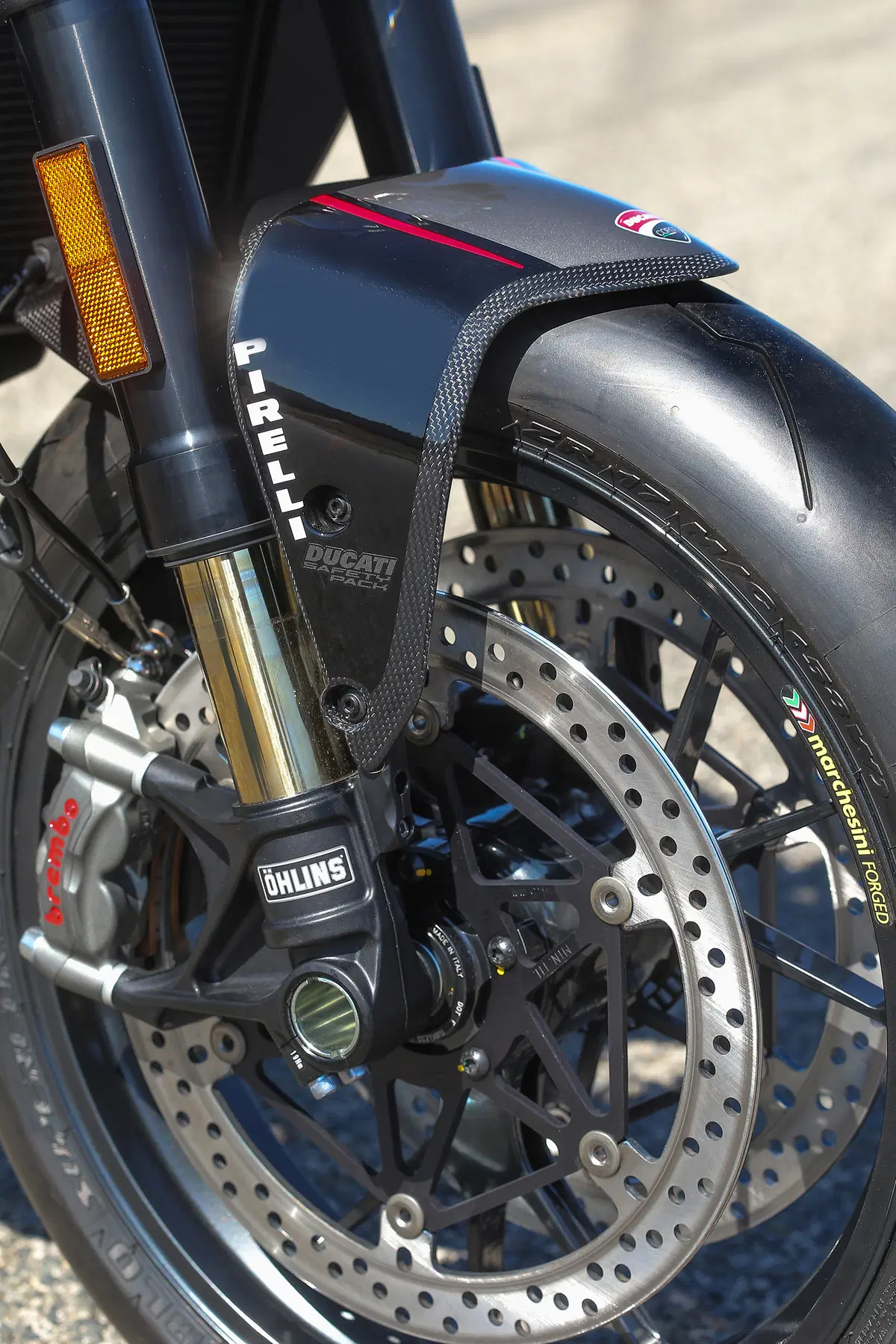  Ducati Monster 1200 R (4)
