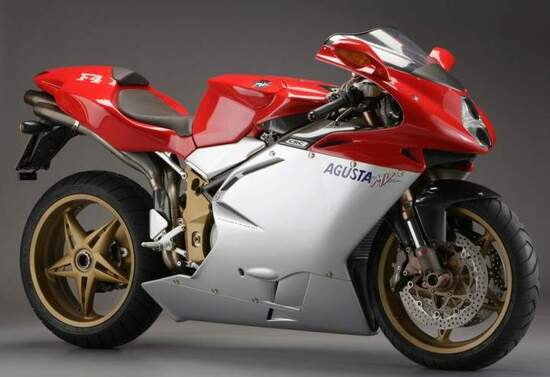 La MV Agusta F4 750 Serie Oro, disegnata da Massimo Tamburini, fu ammiratissima a Eicma 1997 