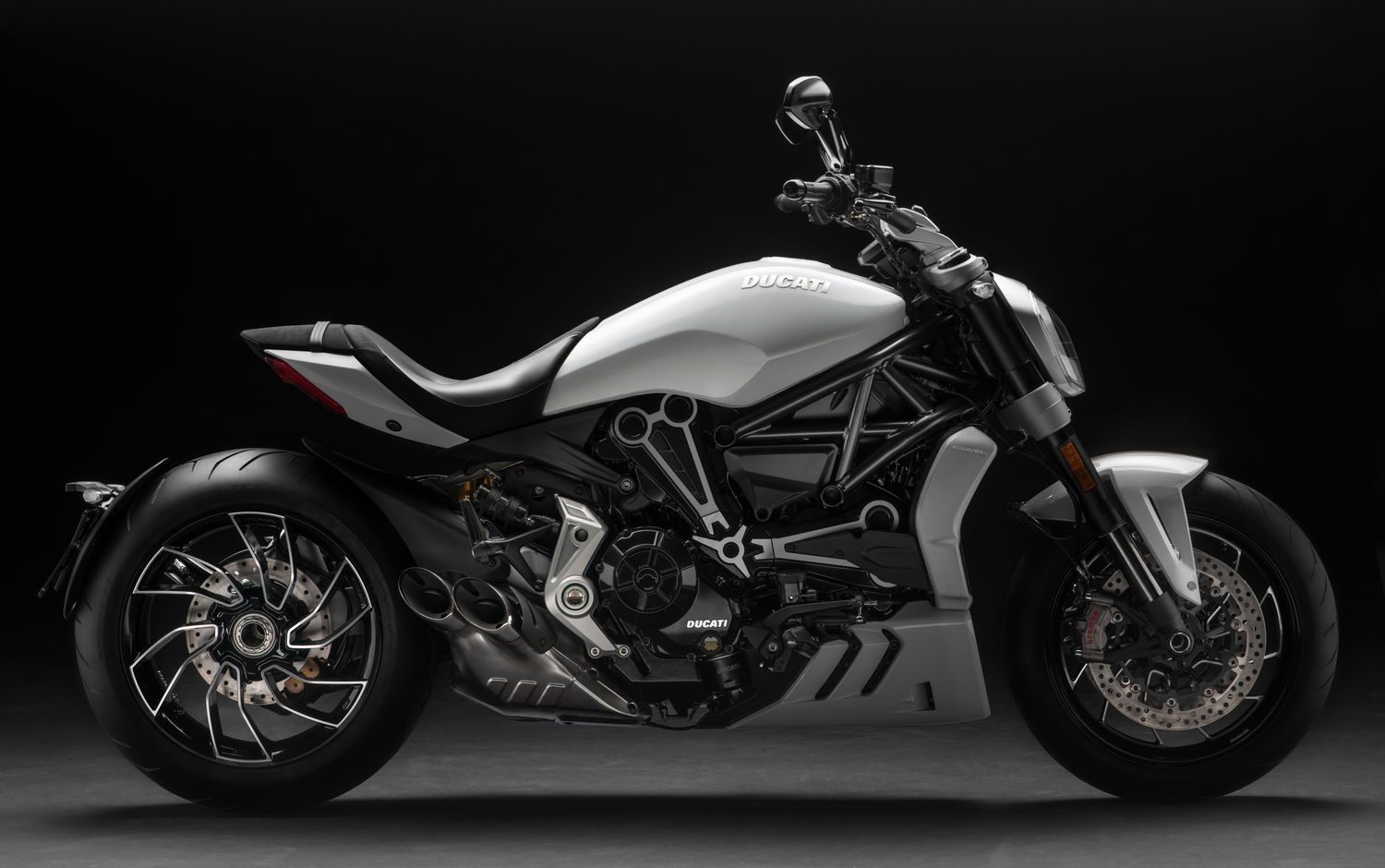 Ducati XDiavel S “Iceberg White” al Faaker See